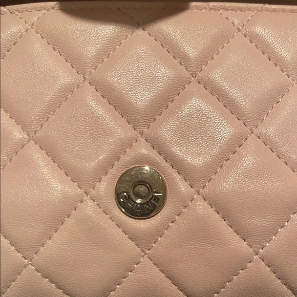 EUC Chanel Pink Quilted Lamskin CC Cosmetic Bag with Chanel Box - Picture 11 of 14